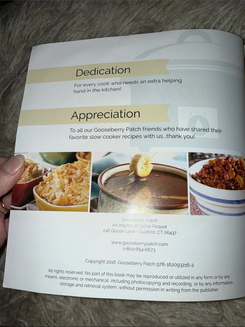 Gooseberry Patch Slow Cooker to the Rescue Cookbook - Teal Accent